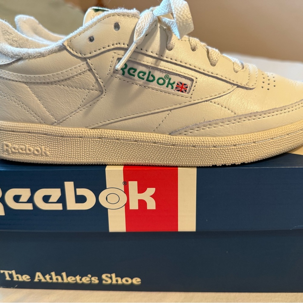 Reebok women’s White Leather Sneakers